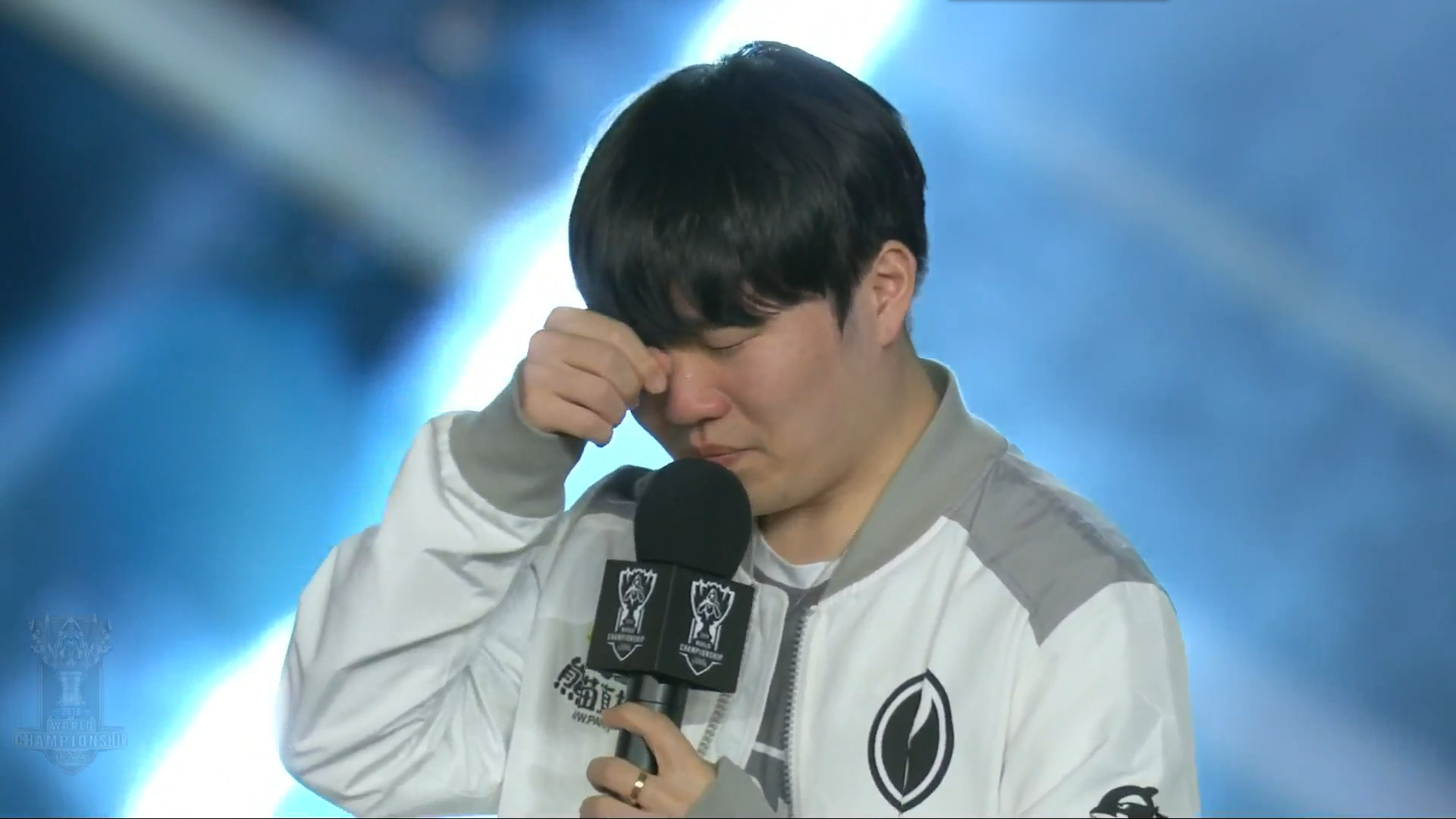 恭喜武汉eStarPro获得王者荣耀挑战者杯总决赛总冠军