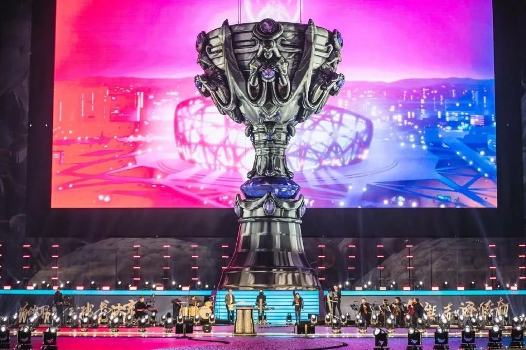 英雄联盟S12，宙斯倒了？Zeus不会出席今天的S12决赛媒体日活动