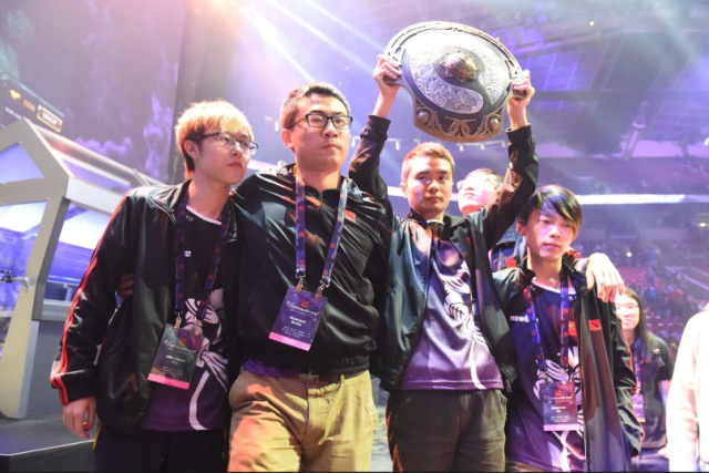 LEC VIT下路选手Carzzy下赛季或将回老东家MAD