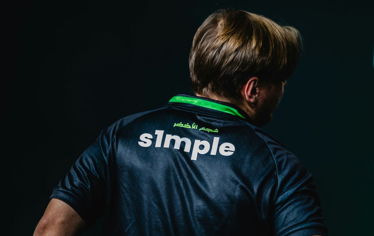 英雄联盟季中杯：JDG击败DRX晋级，网友热议：Cvmax的BP太烂了